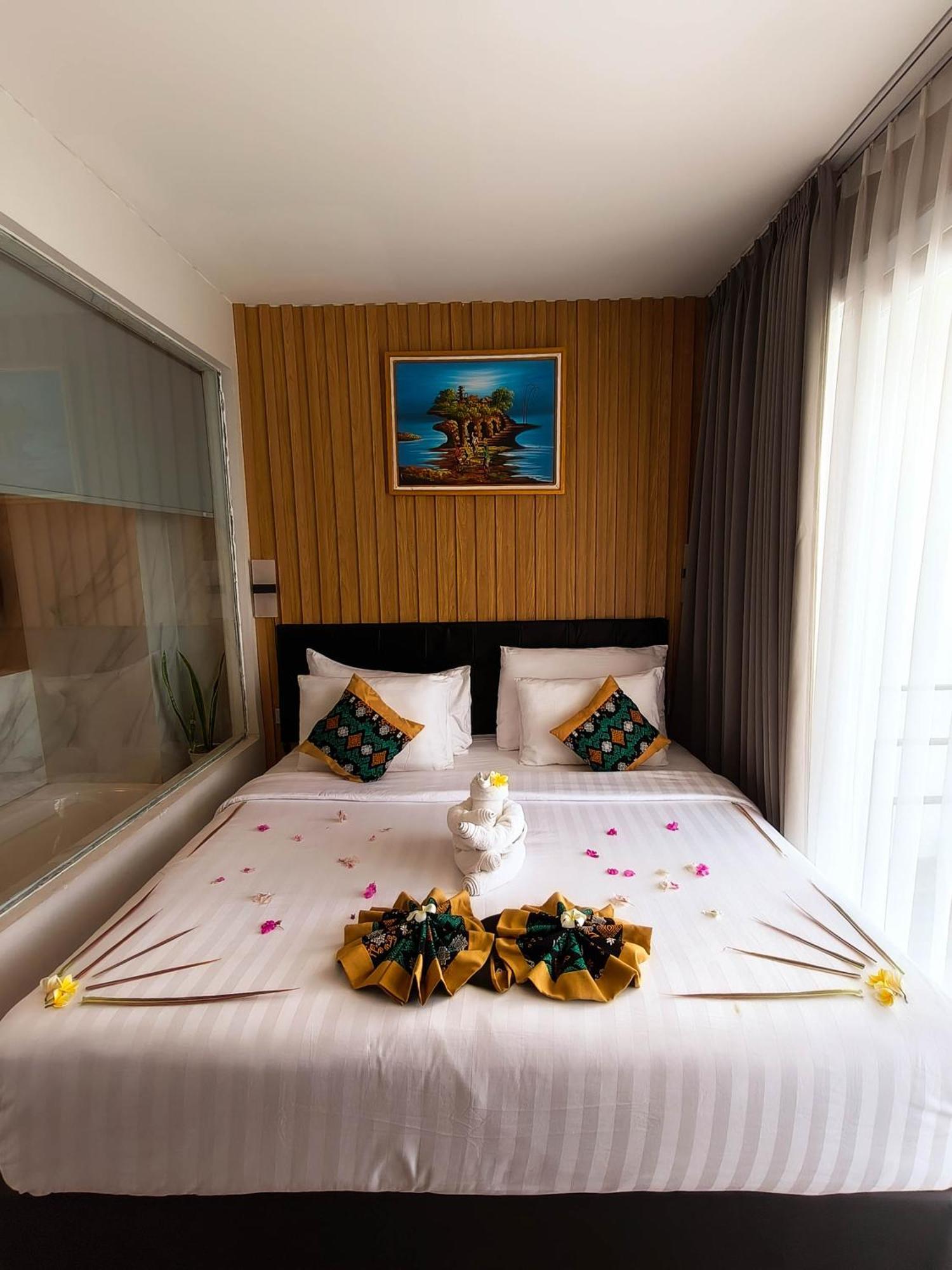 Raja Hotel Kuta Mandalika Resort & Convention Экстерьер фото