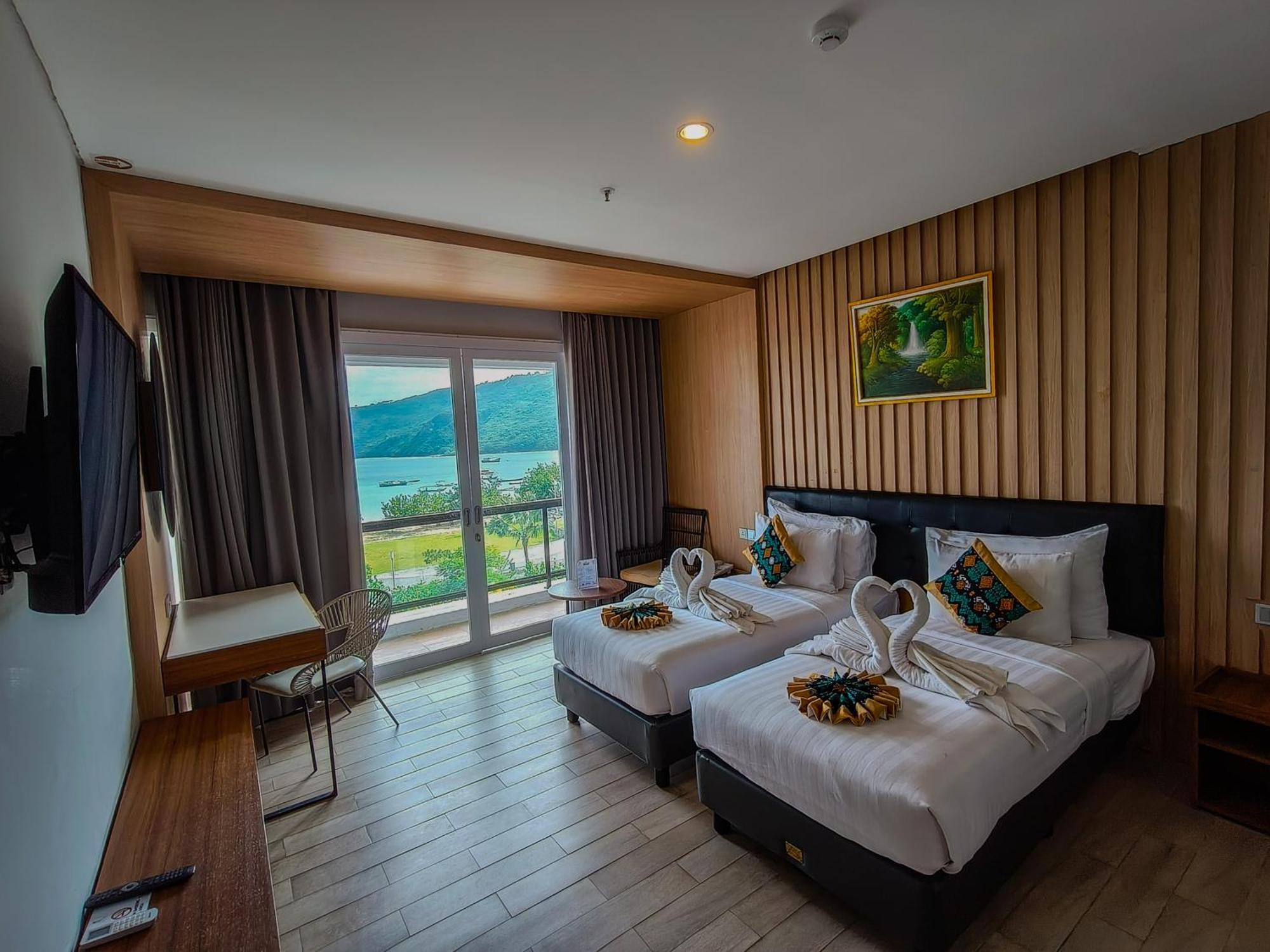 Raja Hotel Kuta Mandalika Resort & Convention Экстерьер фото